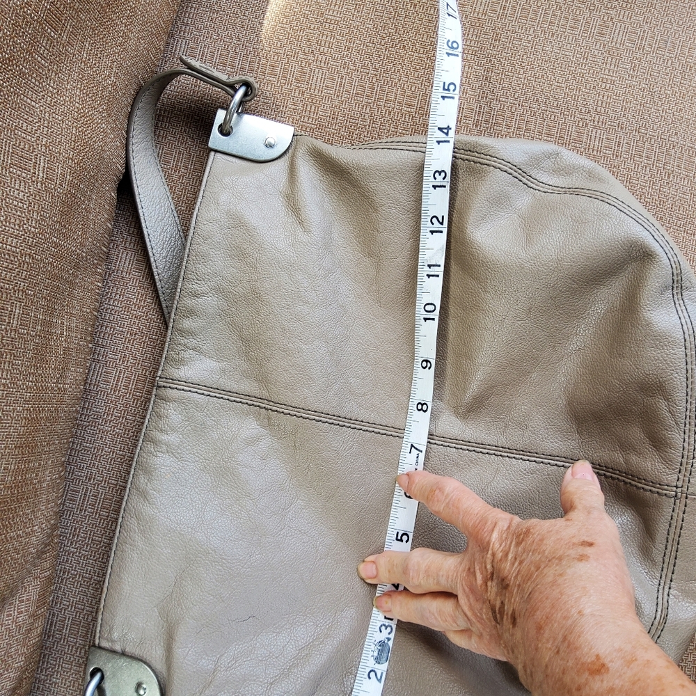Fossil Soft Leather Shoulder Bag in Light Gray - Picture 5 of 12
